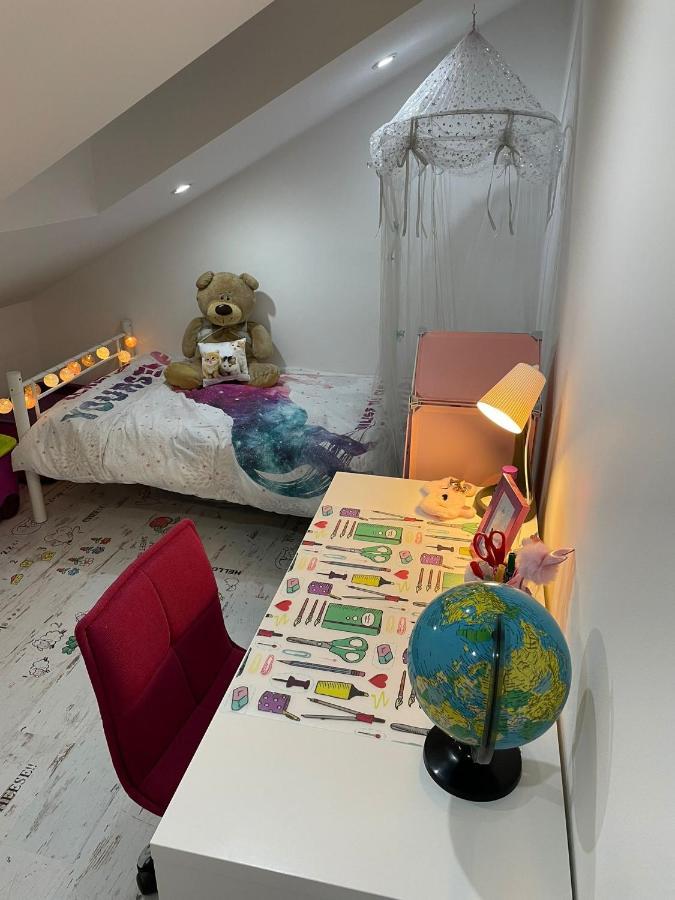 カルロヴァッツApartman Rakovacアパートメント エクステリア 写真